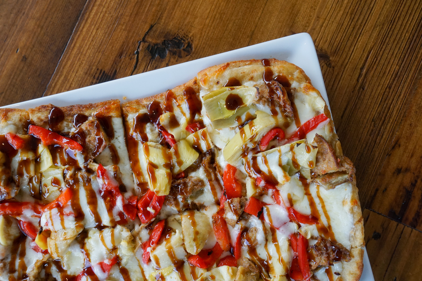 Artichoke flatbread pizza